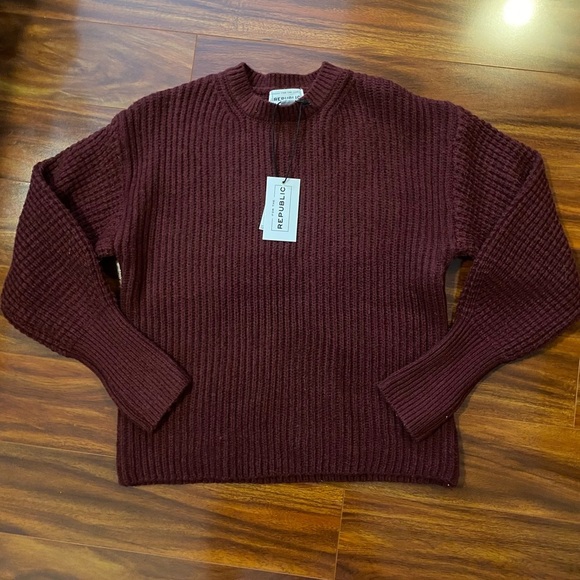 For The Republic Burgundy Knit Chunky Sweater size Large. New with Tags . - Picture 2 of 12